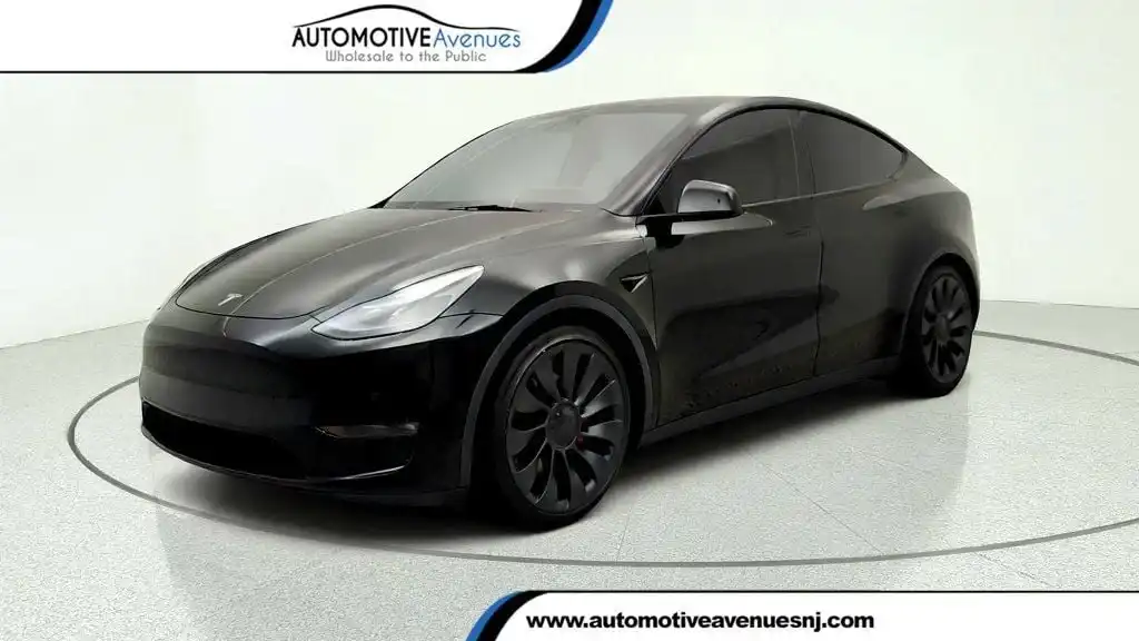 2022 Tesla Model Y Performance Dual Motor All-Wheel Drive's photo
