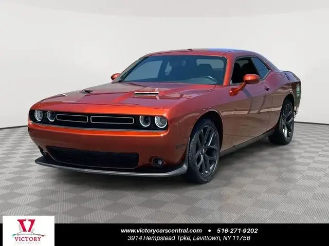 2021 Dodge Challenger SXT Auto photo 1