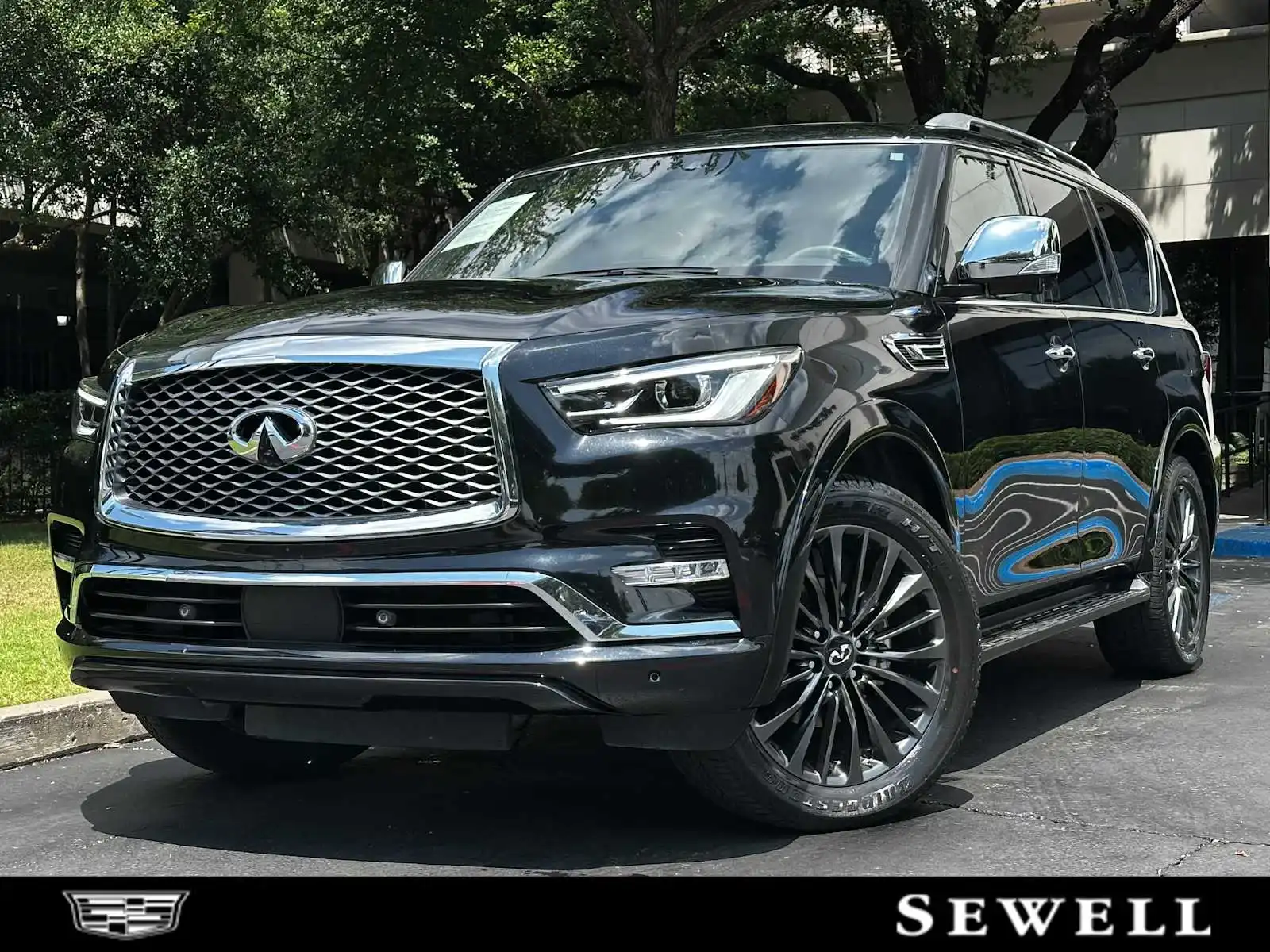 2023 INFINITI QX80 Sensory's photo