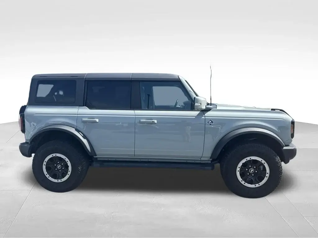 2022 Ford Bronco Outer Banks 4WD Advanced photo 5