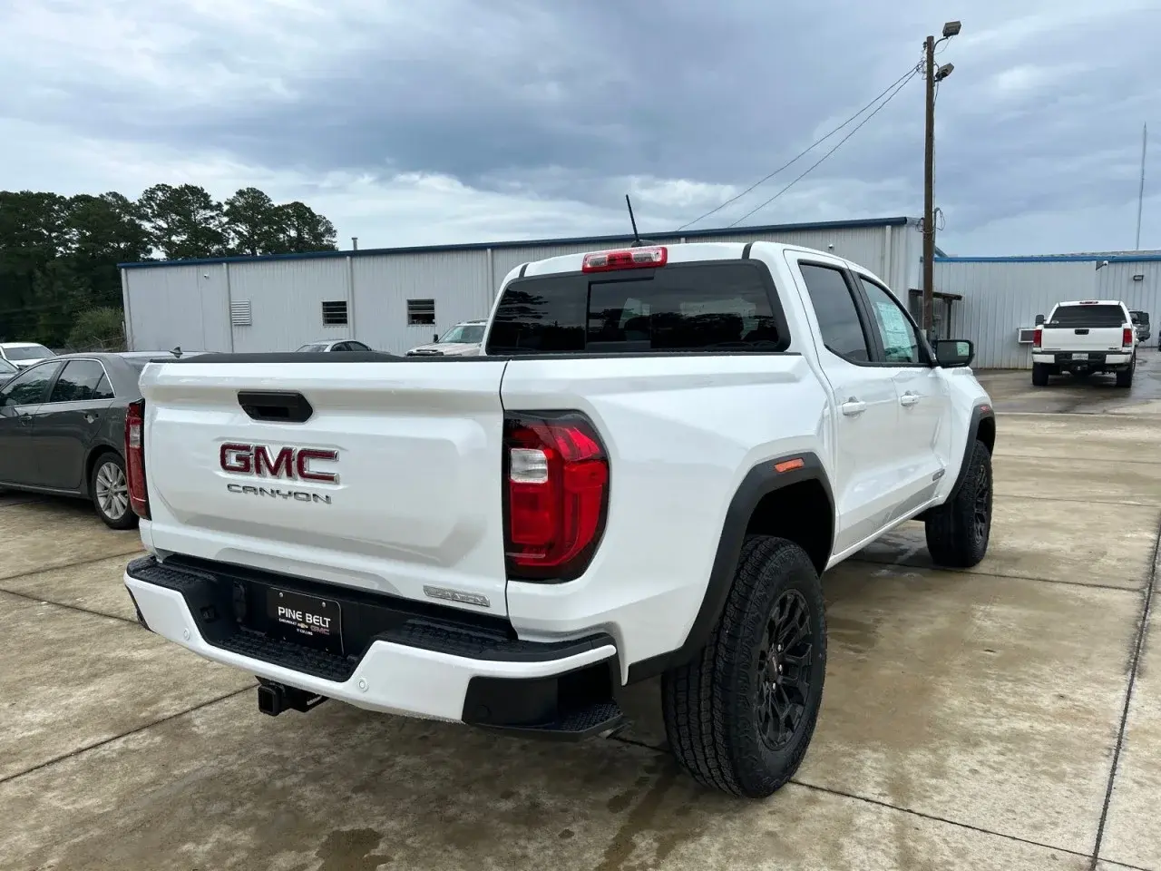 2026 GMC Canyon 2WD Elevation Crew Cab Short Box photo 3