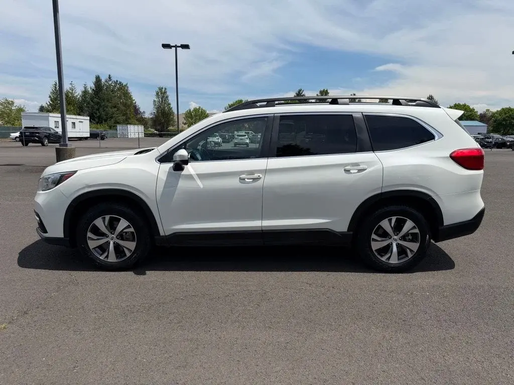 2022 Subaru Ascent Premium 7 Passenger photo 5
