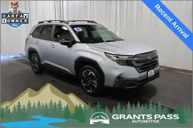 2025 Subaru Forester Limited's photo