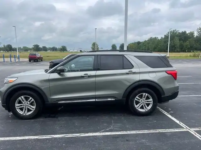 2020 Ford Explorer XLT 4WD's photo