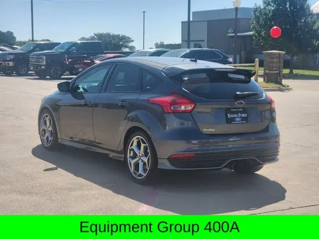 2017 Ford Focus ST Hatchback 5-Door photo 4