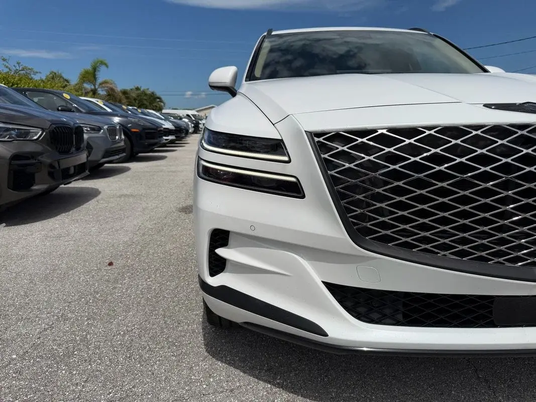 2024 Genesis GV80 3.5T Standard AWD photo 4