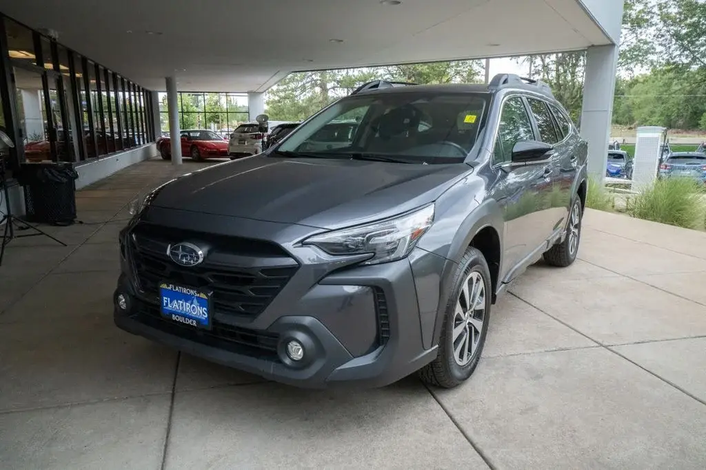 2023 Subaru Outback Premium photo 3