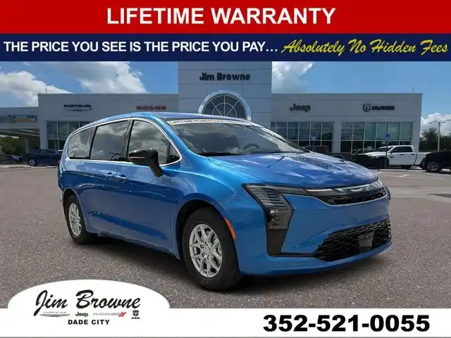 2027 Chrysler Pacifica Select's photo