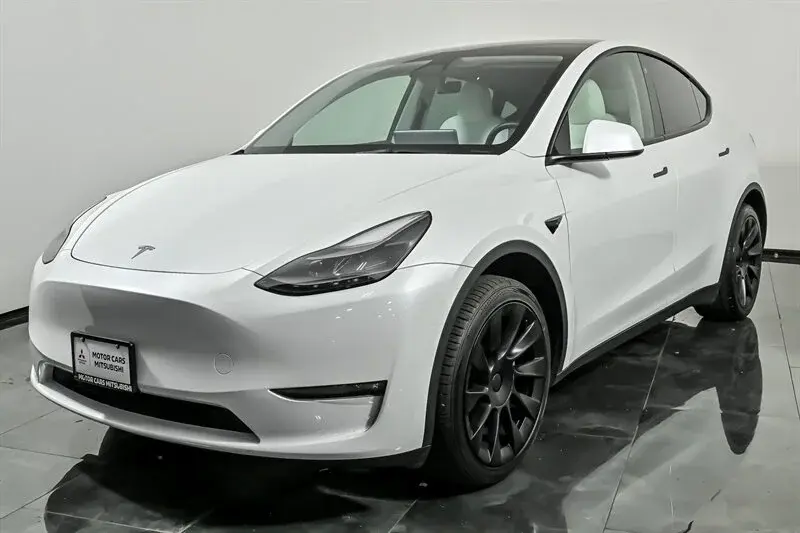 2023 Tesla Model Y Long Range Dual Motor AWD photo 5