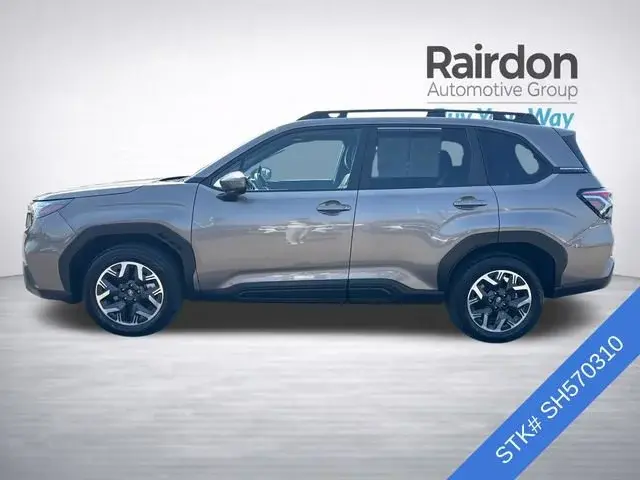 2025 Subaru Forester Premium photo 4