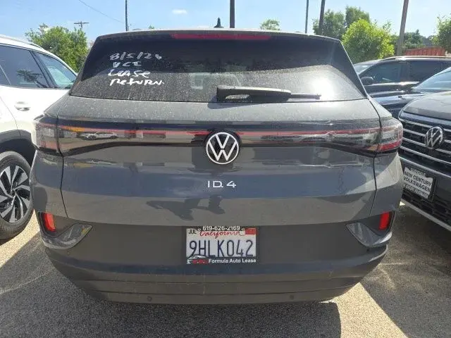 2023 Volkswagen ID.4 Pro SK photo 3