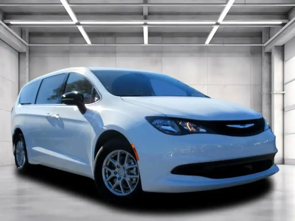 2026 Chrysler Voyager LX's photo