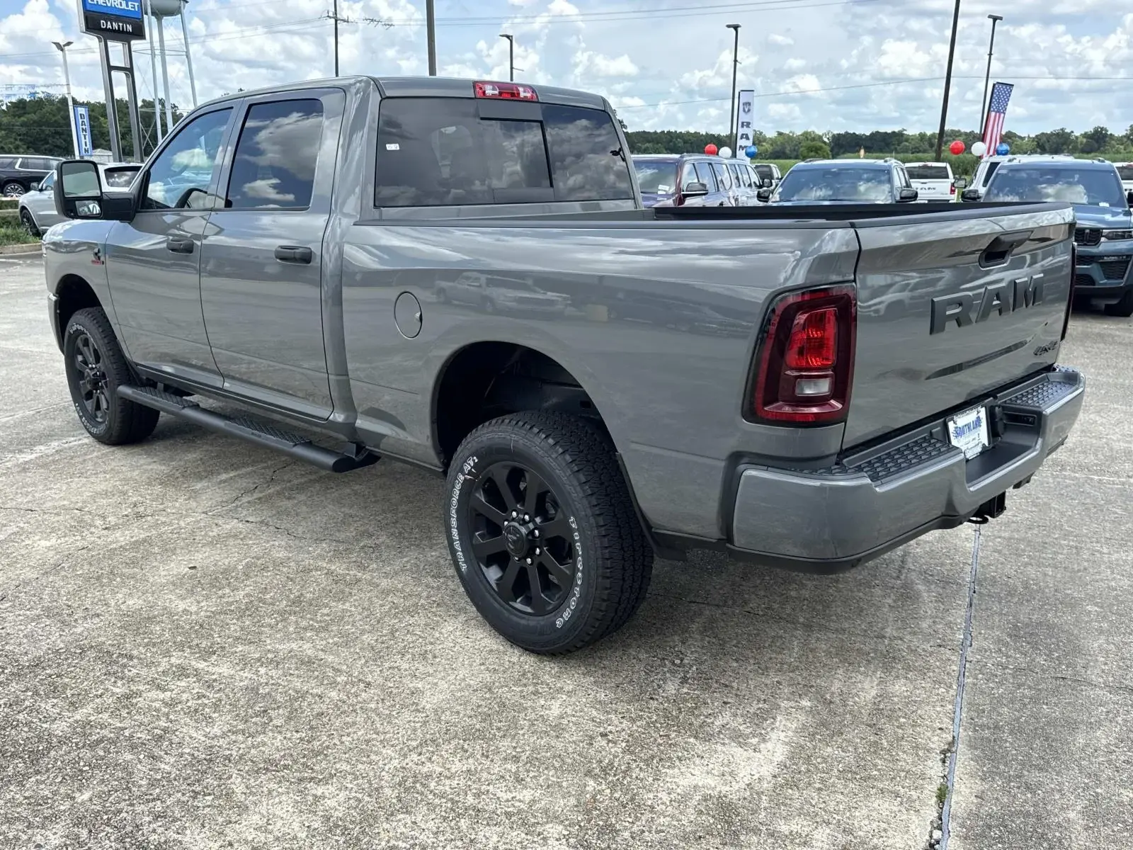 2026 RAM 2500 Tradesman/Black Express 4WD Crew Cab SWB photo 4