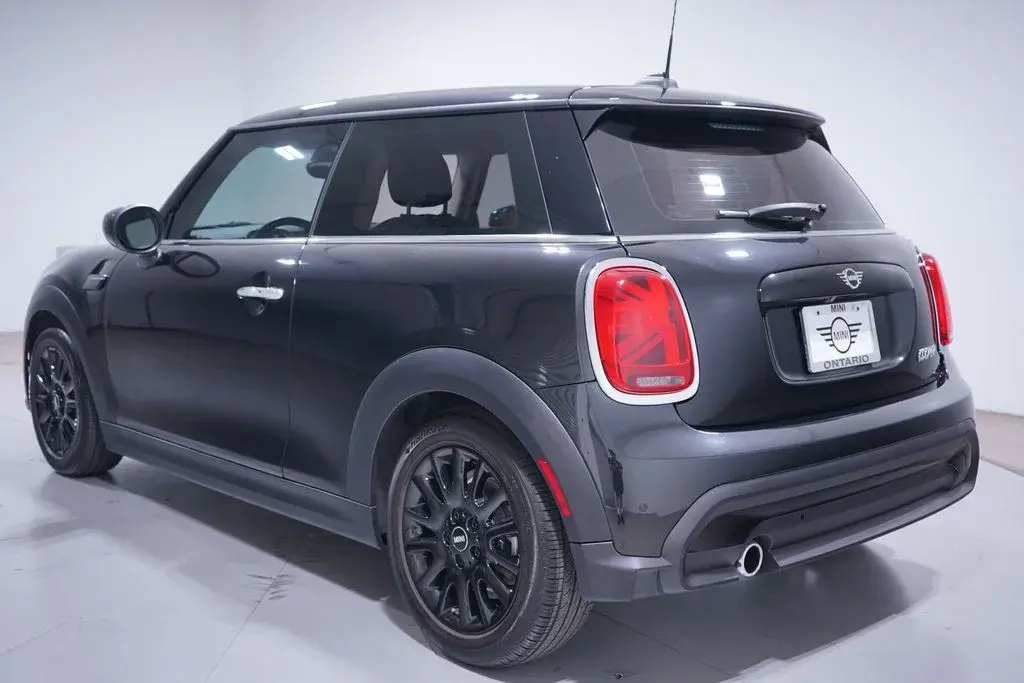2024 MINI Hardtop Cooper photo 3