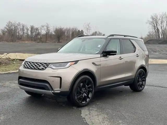 2025 Land Rover Discovery P300 S's photo
