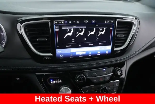 2027 Chrysler Pacifica Select photo 4