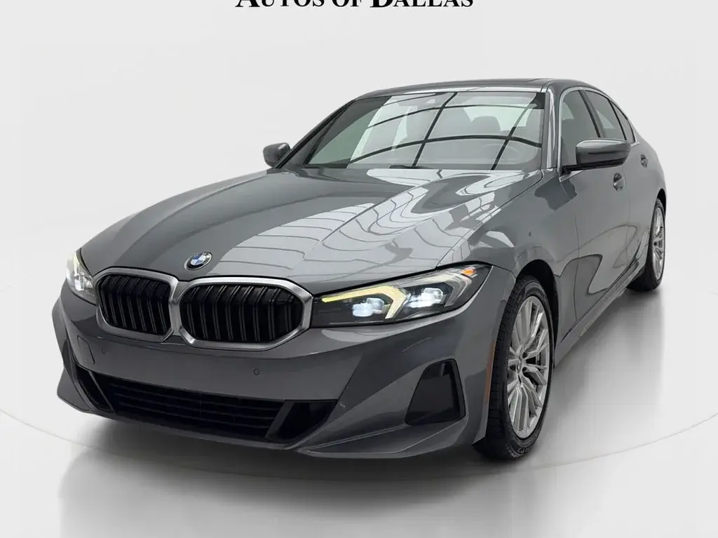 2023 BMW 3 Series 330i Sedan photo 4