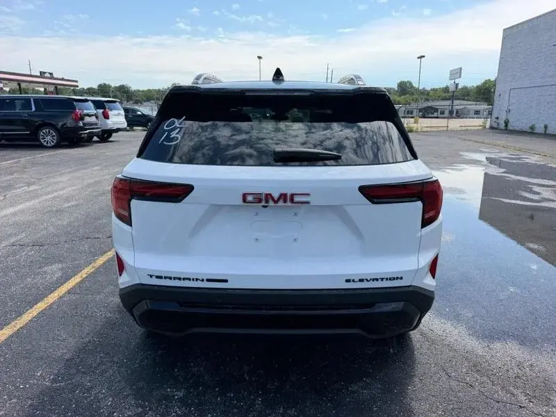 2027 GMC Terrain Elevation AWD photo 4