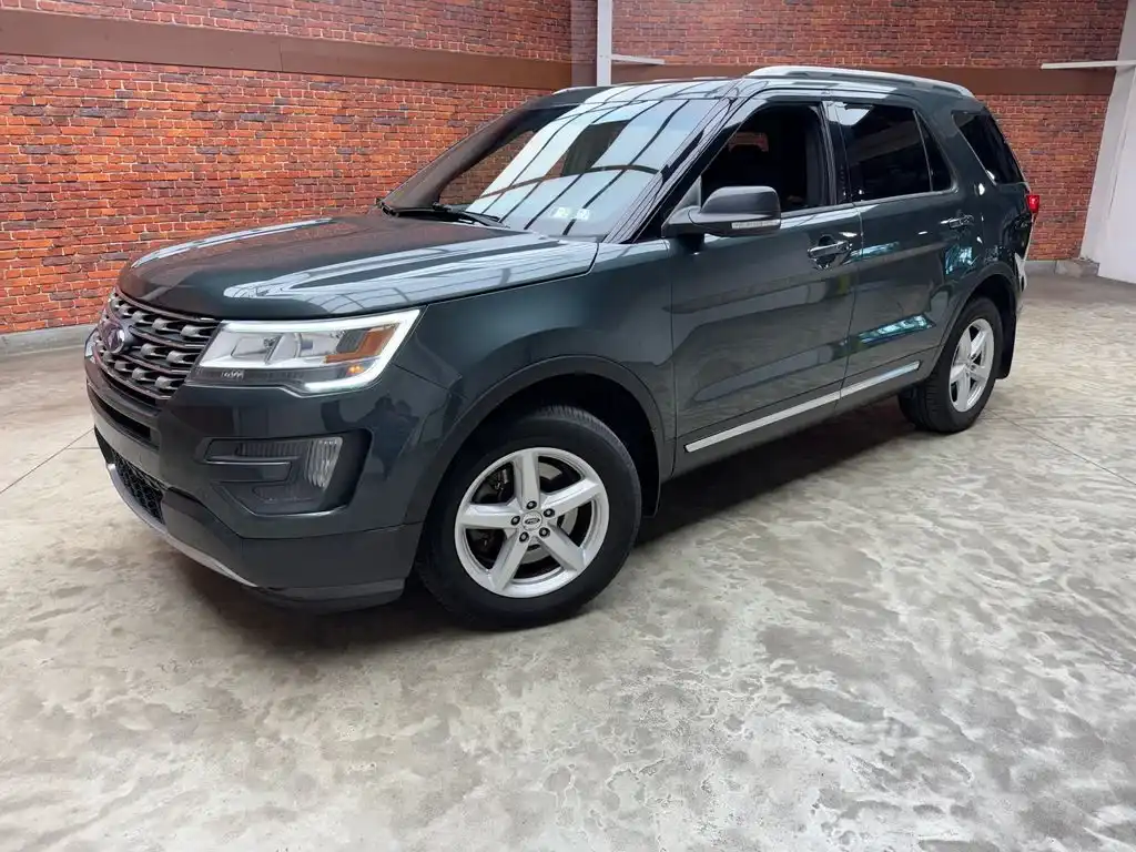 2016 Ford Explorer XLT 4WD's photo