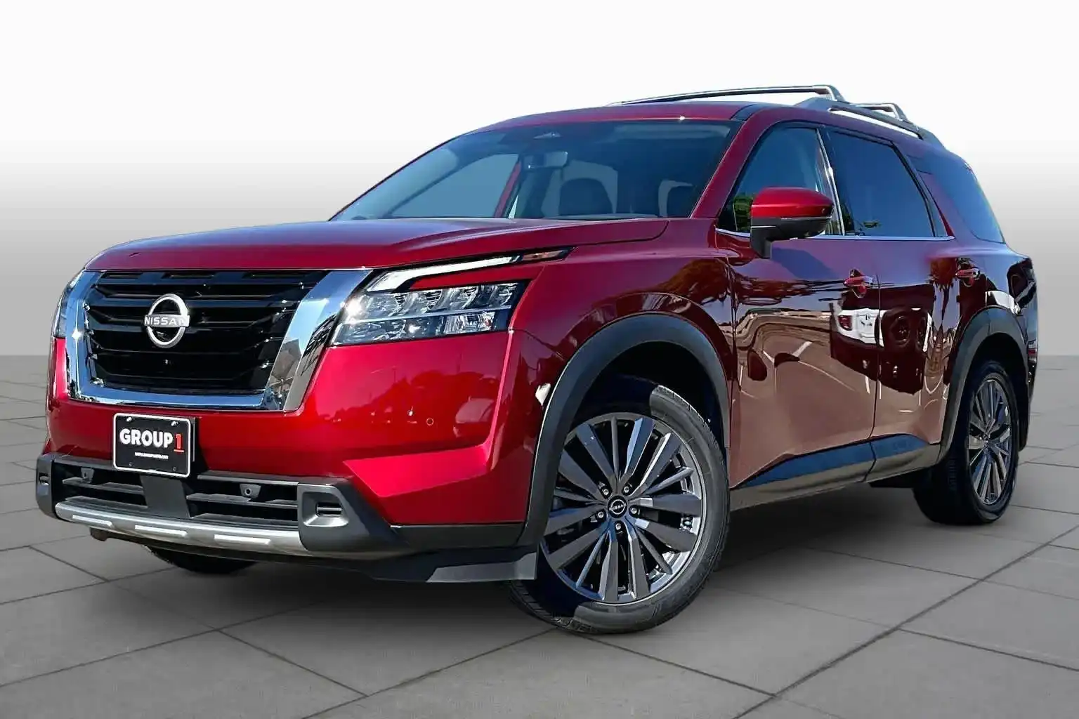 2024 Nissan Pathfinder SL 2WD's photo
