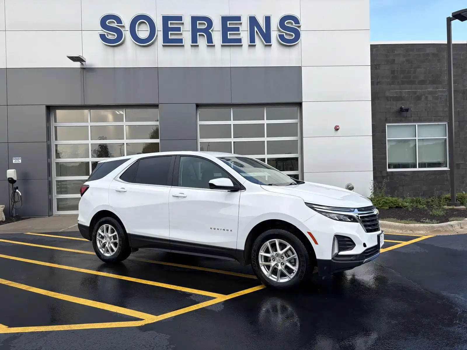 2024 Chevrolet Equinox AWD LT 1.5T's photo