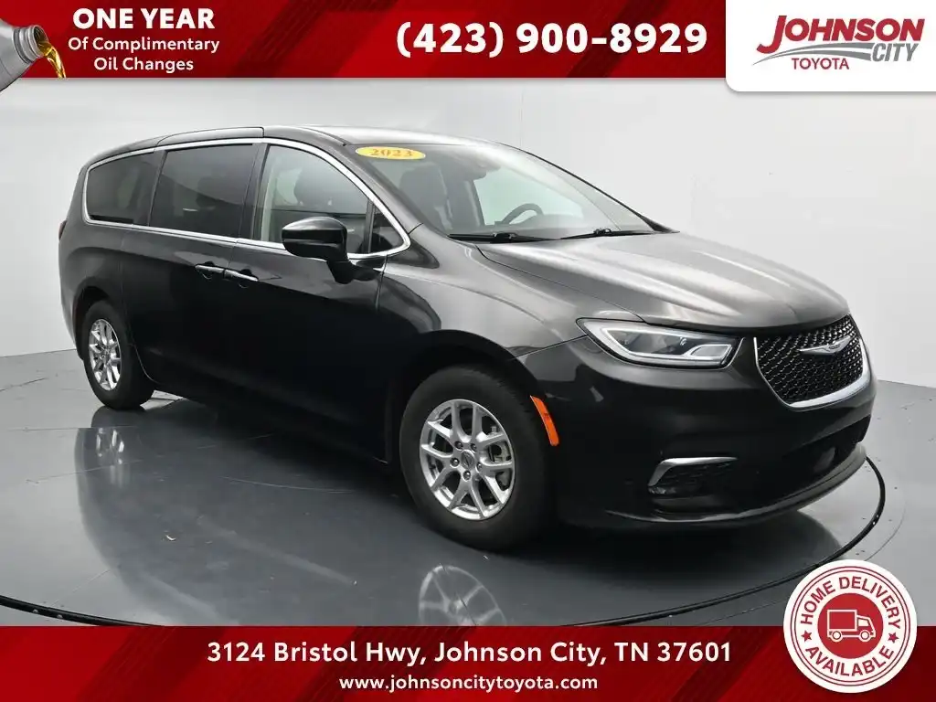2023 Chrysler Pacifica Touring L's photo