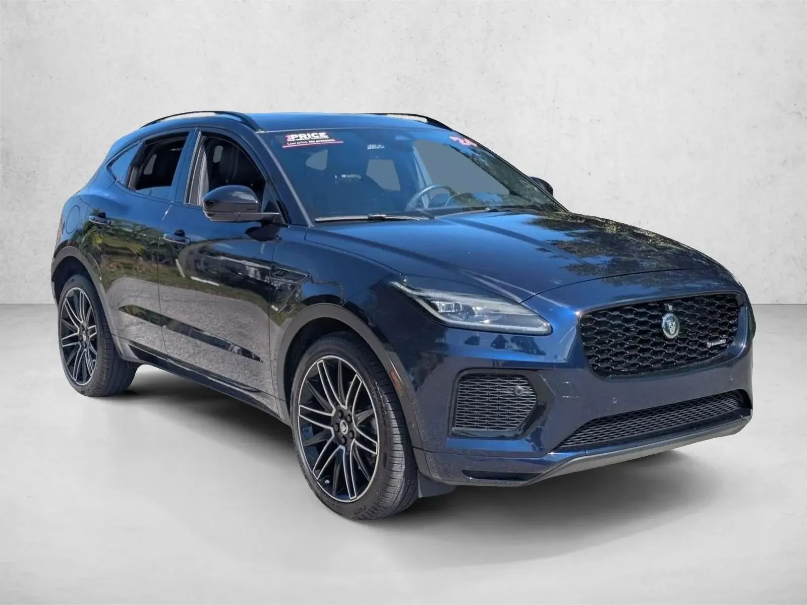 2024 Jaguar E-PACE P250 R-DYNAMIC SE photo 3