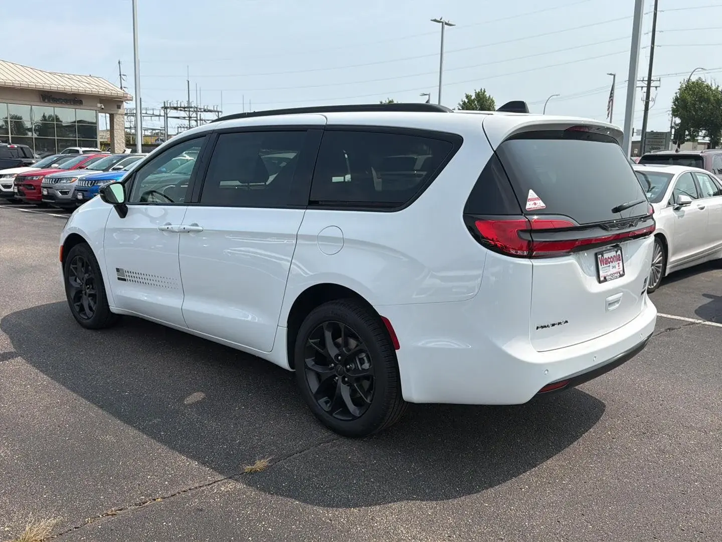 2027 Chrysler Pacifica Select AWD photo 5