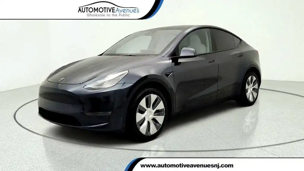 2024 Tesla Model Y Long Range Dual Motor All-Wheel Drive's photo