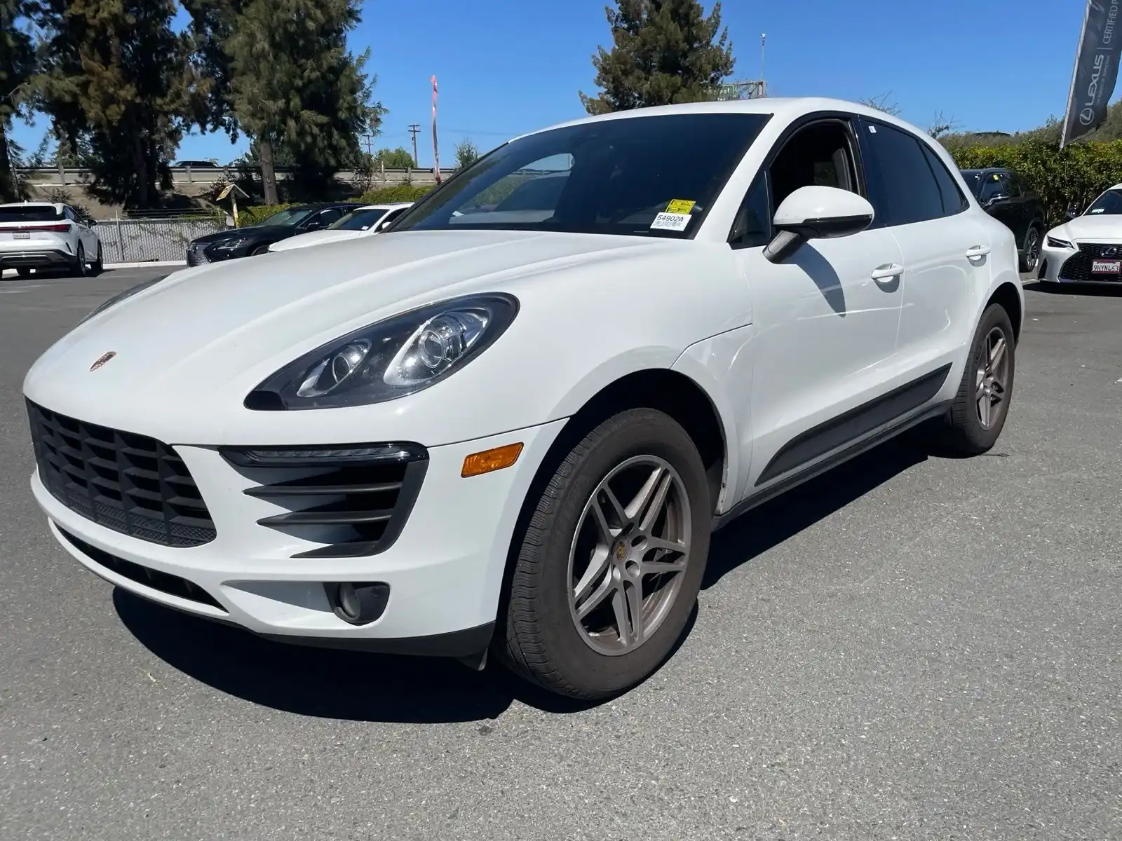 2017 Porsche Macan Base's photo