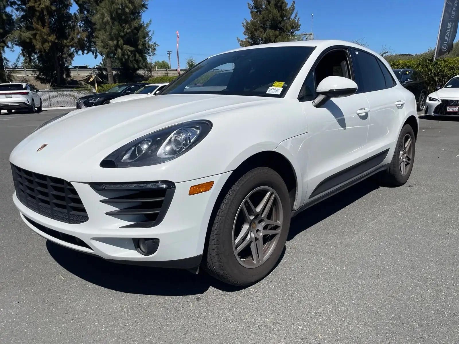 2017 Porsche Macan Base photo 1