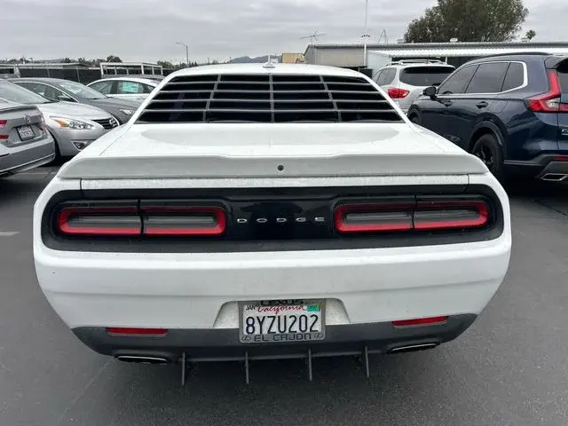 2019 Dodge Challenger SXT Auto photo 5