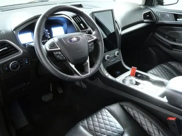 2024 Ford Edge Titanium AWD photo 4