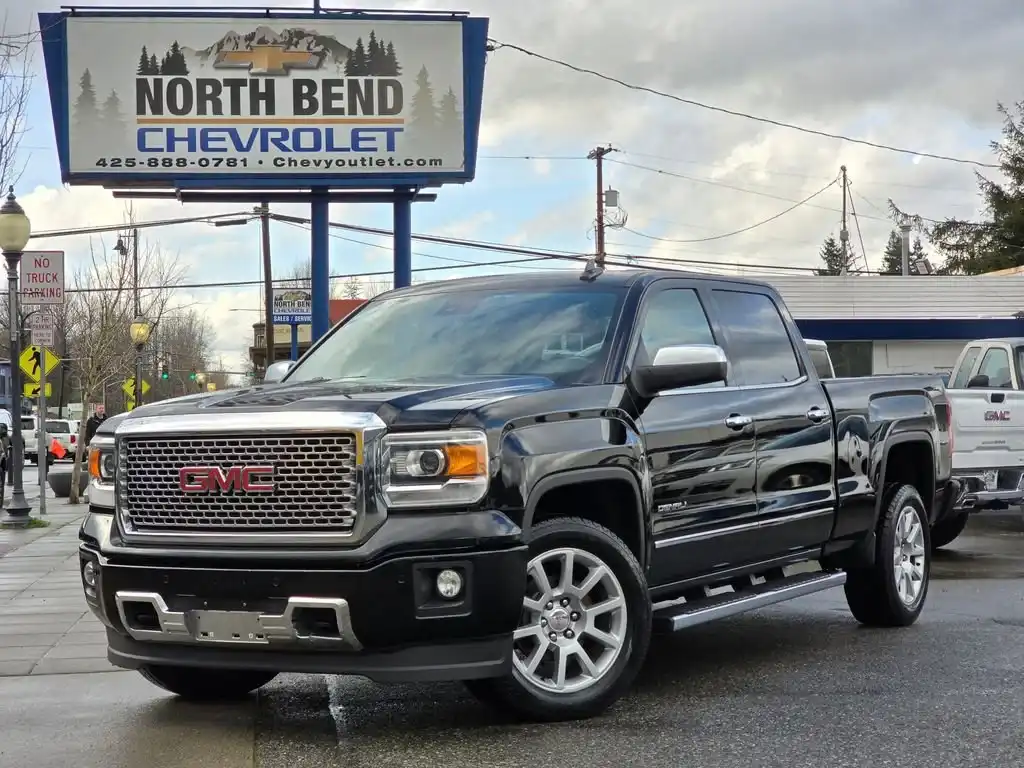 2015 GMC Sierra 4WD Crew Cab Standard Box's photo