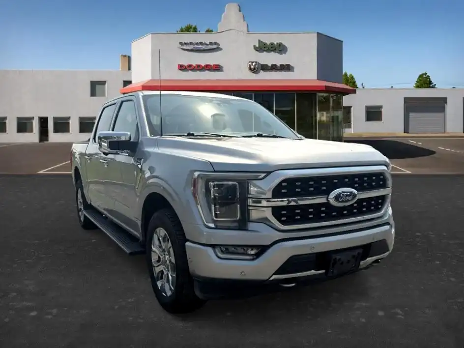 2023 Ford F-150 Platinum 4x4 SuperCrew 145 in's photo