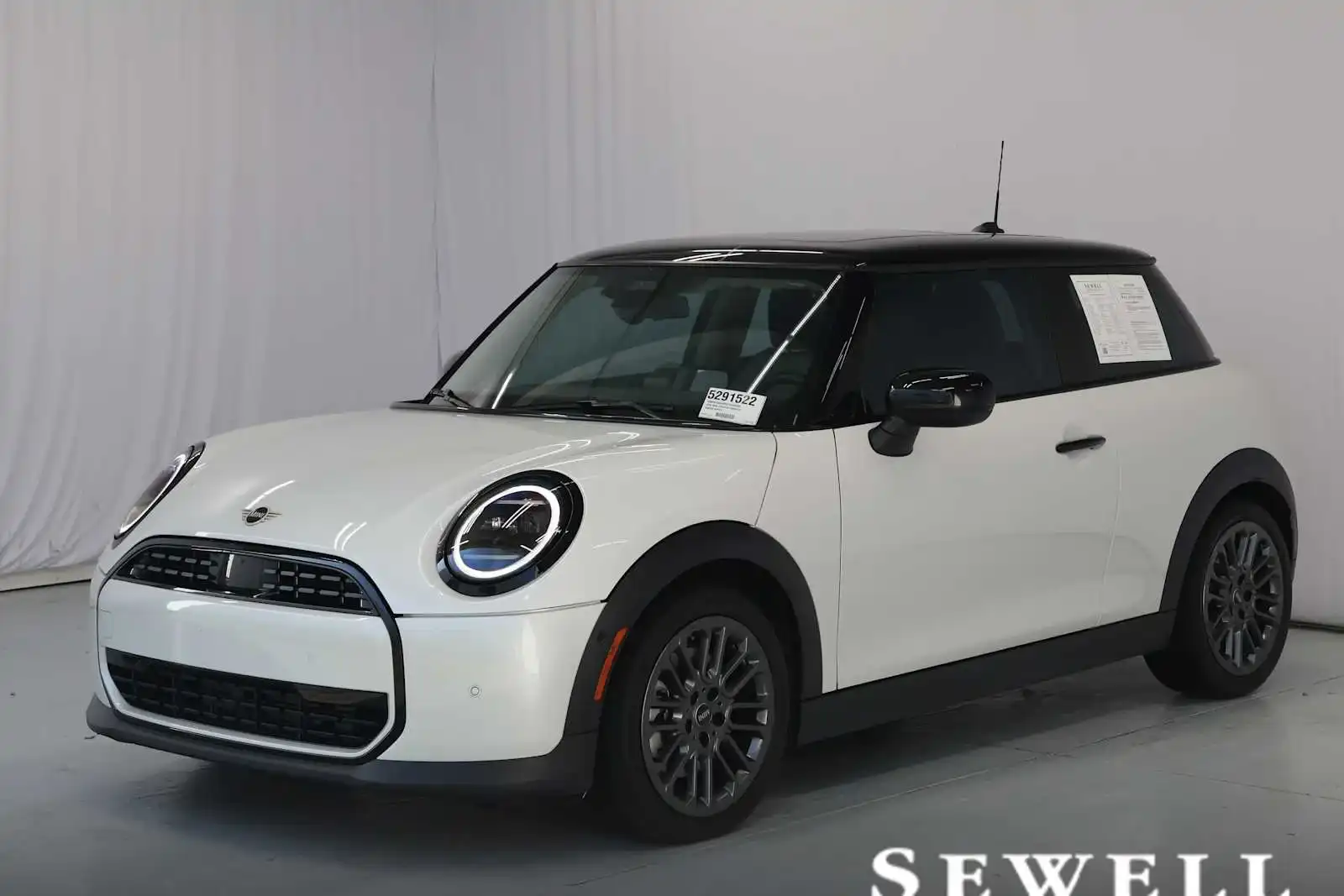 2025 MINI Hardtop Cooper's photo