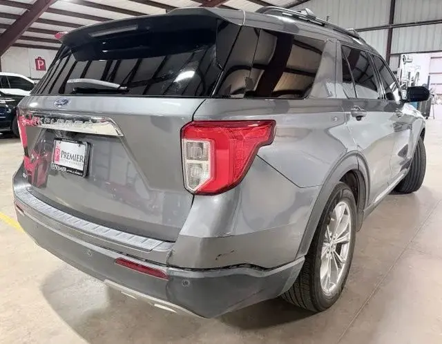 2021 Ford Explorer XLT RWD photo 3
