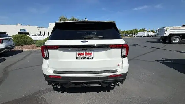 2026 Ford Explorer ST 4WD photo 5