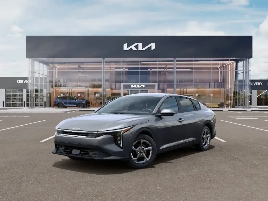 2026 Kia K4 LXS AT photo 1