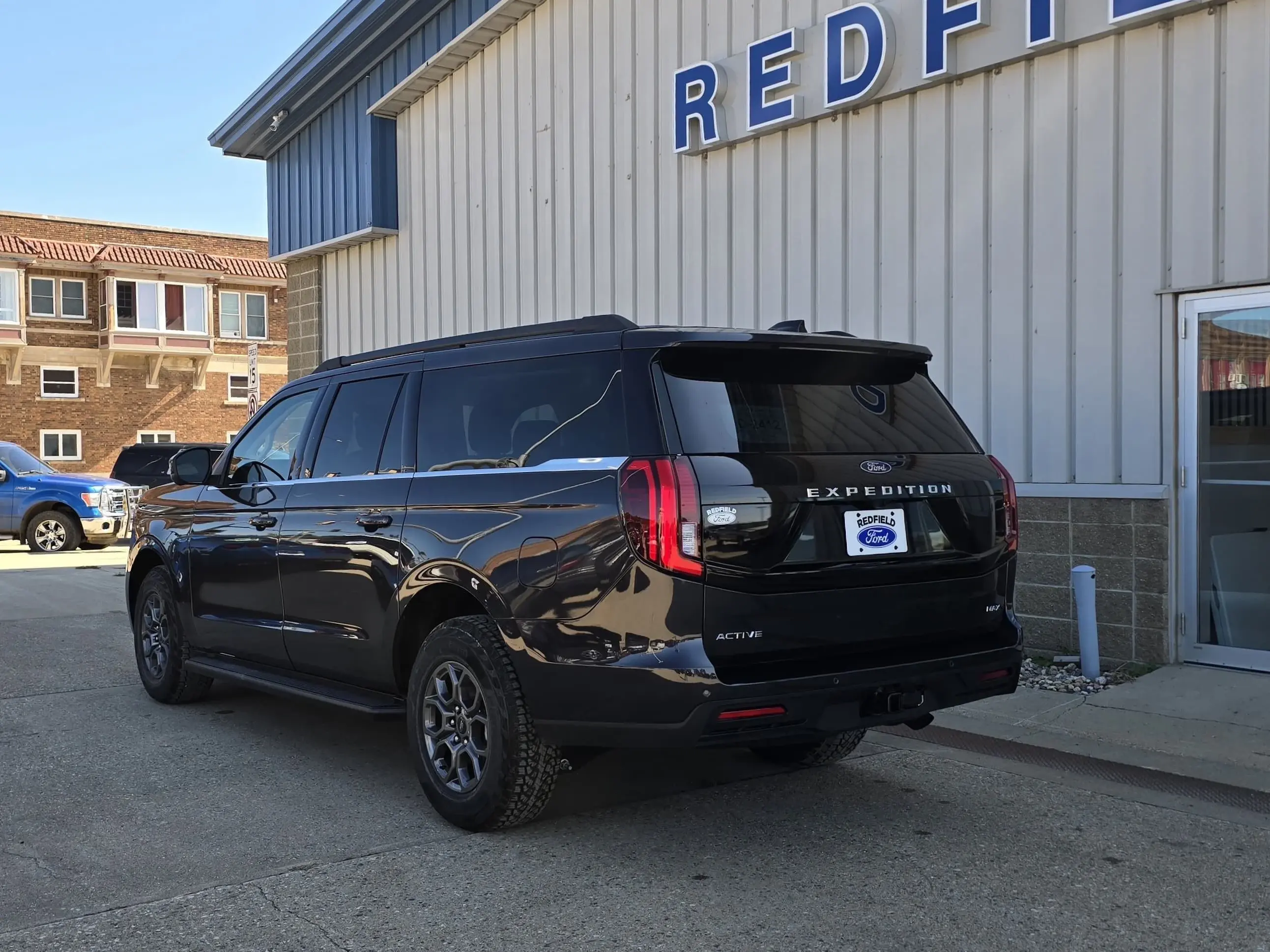 2025 Ford Expedition Active MAX 4x4 photo 3