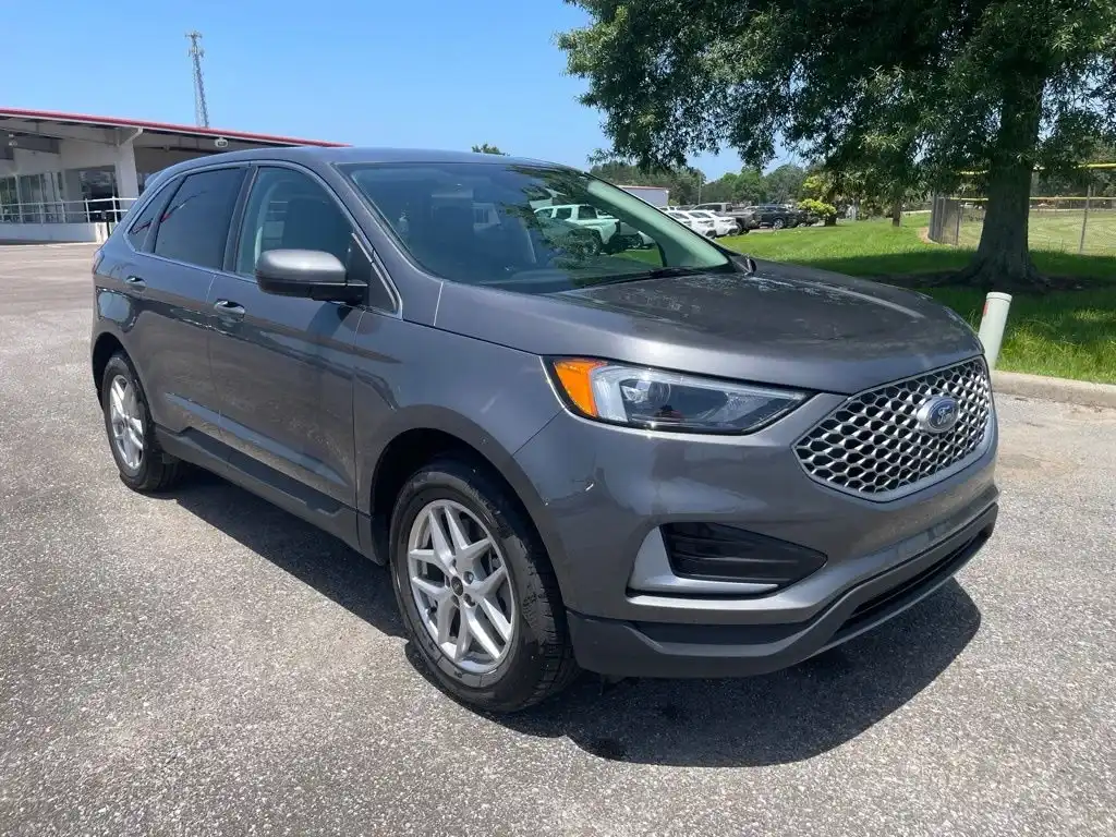 2024 Ford Edge SEL AWD's photo