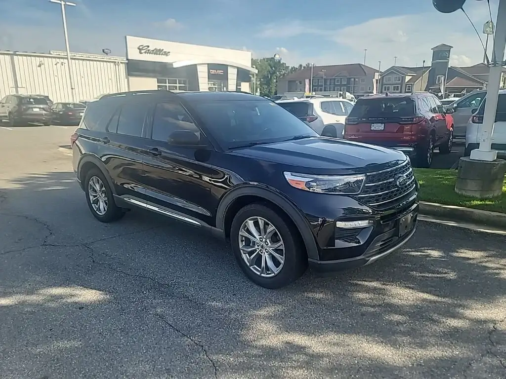 2020 Ford Explorer XLT RWD photo 1