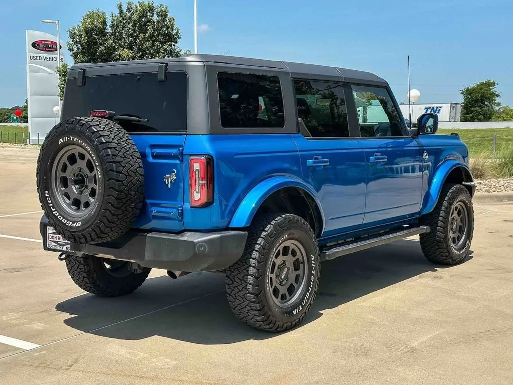 2023 Ford Bronco Outer Banks 4x4 photo 3