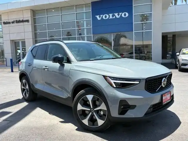 2026 Volvo XC40 B5 Plus Dark AWD's photo