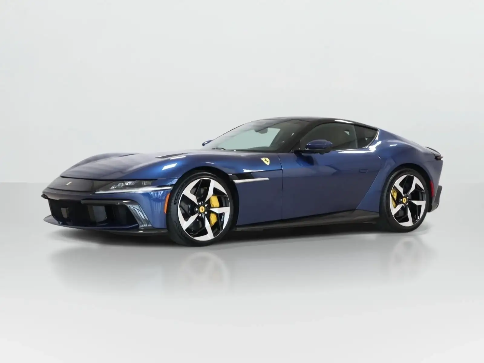 2025 Ferrari 12Cilindri Base's photo