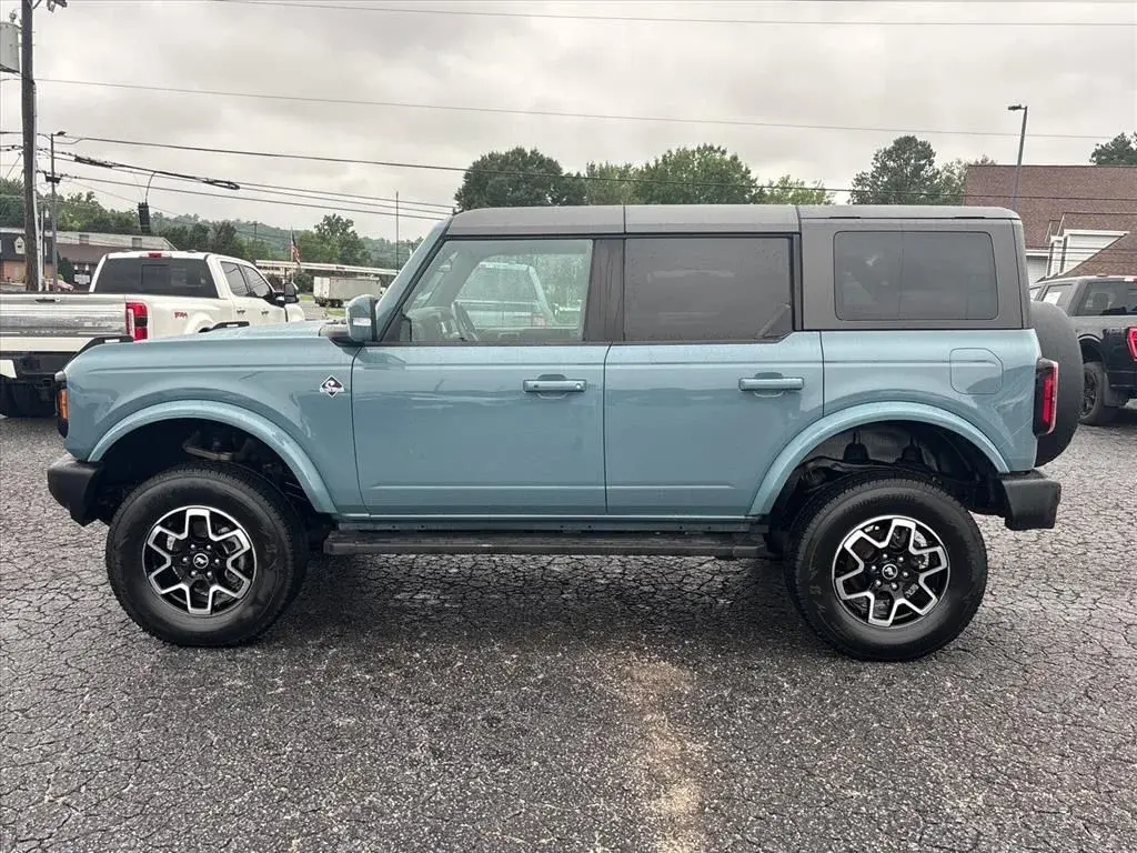 2023 Ford Bronco Badlands 4x4 photo 4