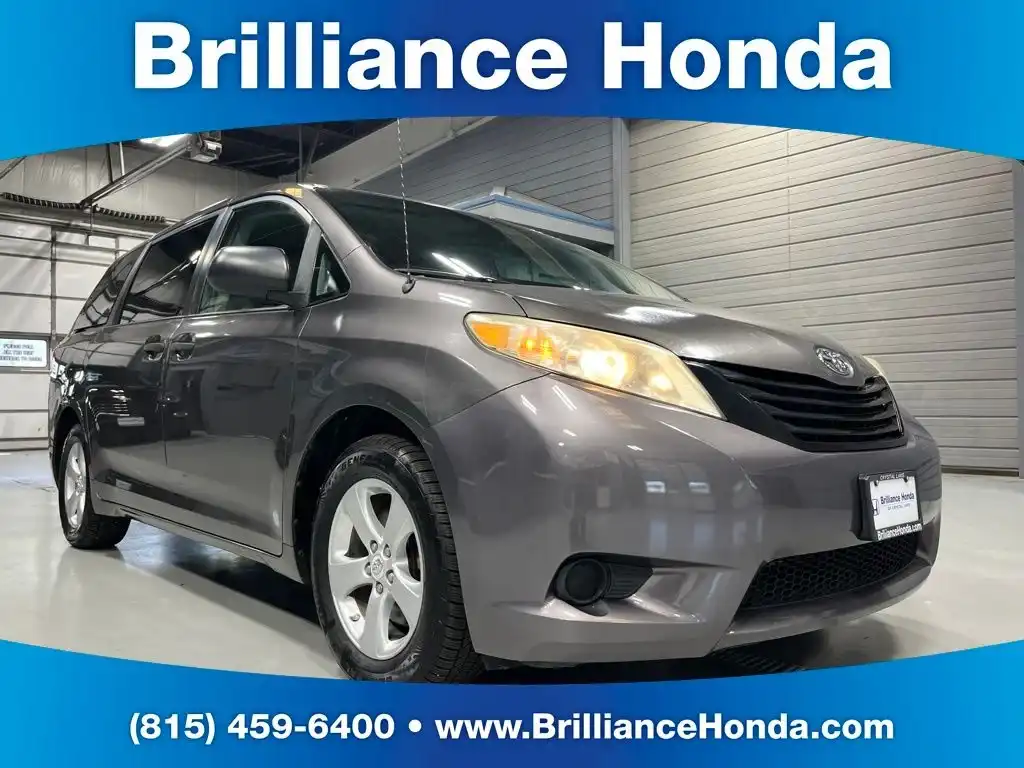 2012 Toyota Sienna Base V6 7-Passenger's photo