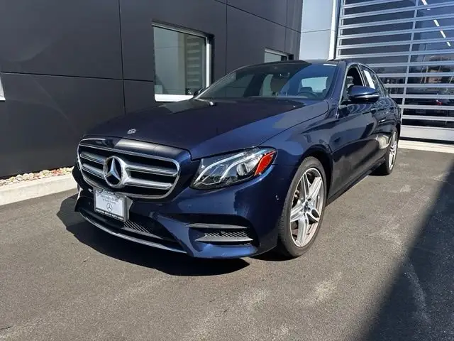 2018 Mercedes-Benz E-Class E300 4MATIC photo 1