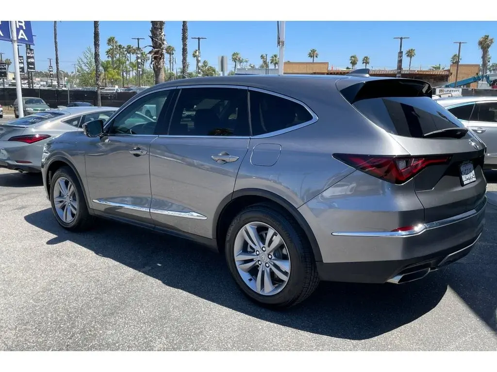 2026 Acura MDX SH-AWD photo 3