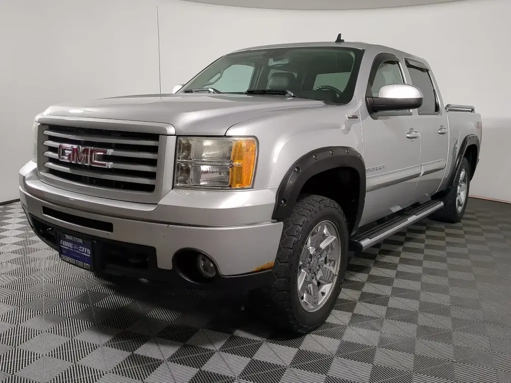 2013 GMC Sierra 4WD Crew Cab SLT SWB photo 4